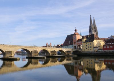 Steinerne Brücke und Dom in Regensburg